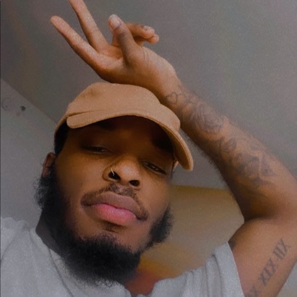 Meet your Posher, Domonic - Picture 1 of 1